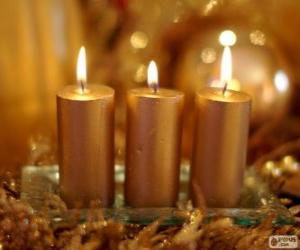 пазл Три золотые рождественские свечи